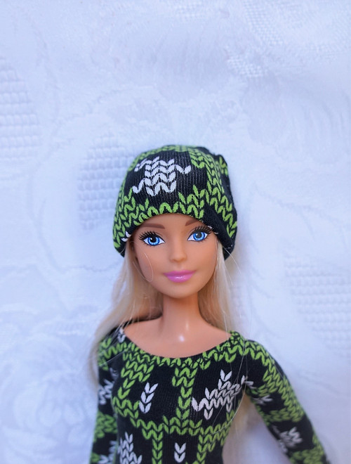 Čepice pro Barbie — foto 1