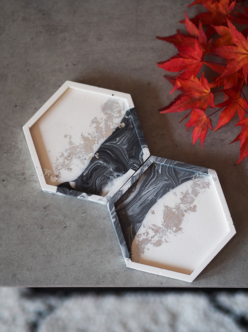 Sada podtácků hexagon gray & silver - jesmonite