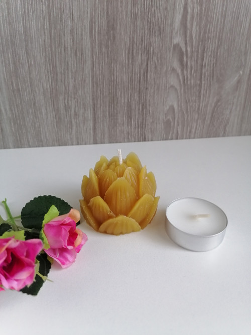 Včelí svíčka - lotus