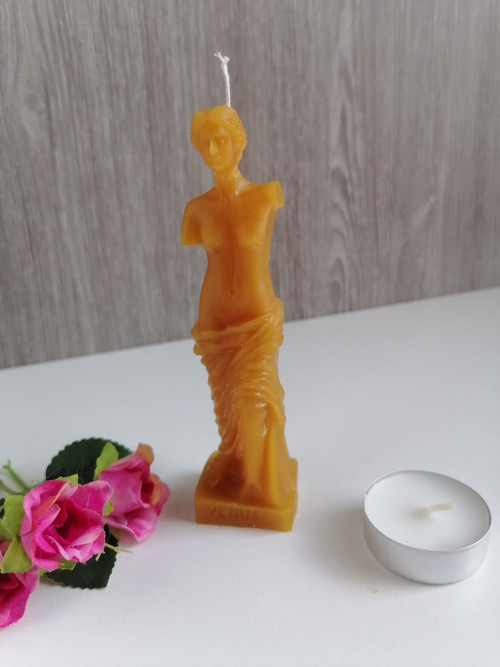 Včelí svíčka - socha