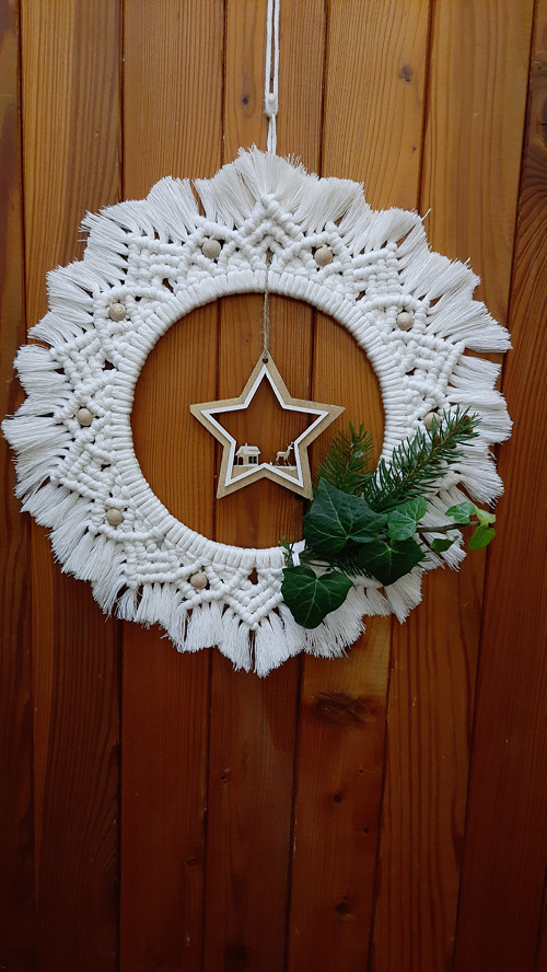 Vánoční macramé věnec 34cm — foto 1