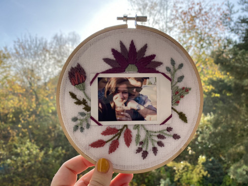 Vyšívaný rámeček na polaroid - Příroda