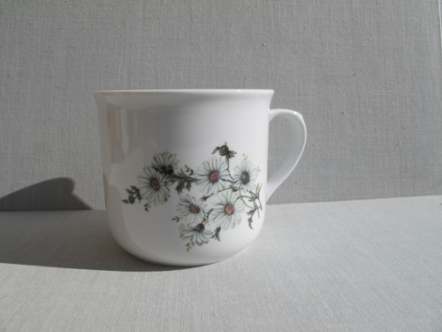 Porcelánový hrnek luční kytky - kopretiny*