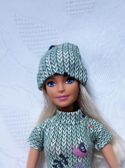 Čepice pro Barbie — foto 1