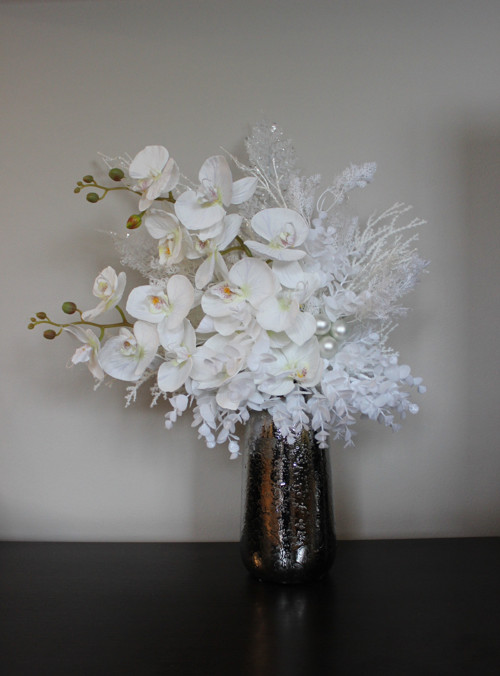 Vánoční váza s orchidejemi do bíla — foto 1