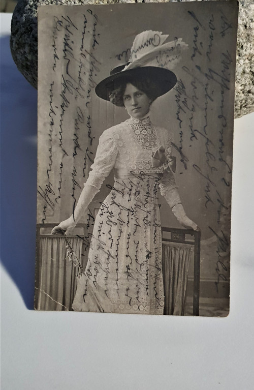 Klobouk jí sluší 4 - fotografie