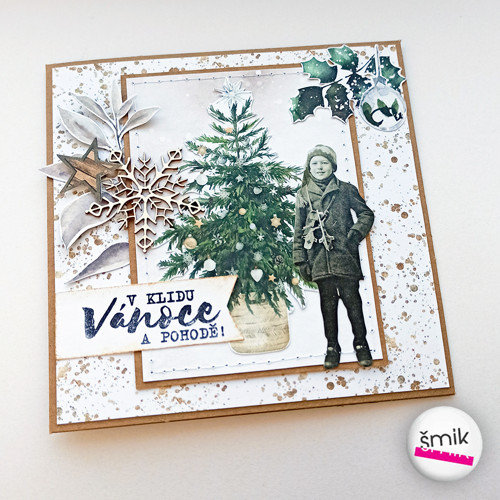 Vánoční vintage kraft přání s klukem u stromečku