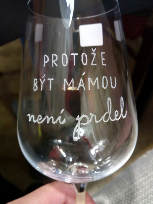 Sklenička pro unavené mámy