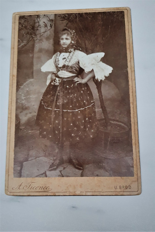 Tetina Iluše - kabinetka — foto 1
