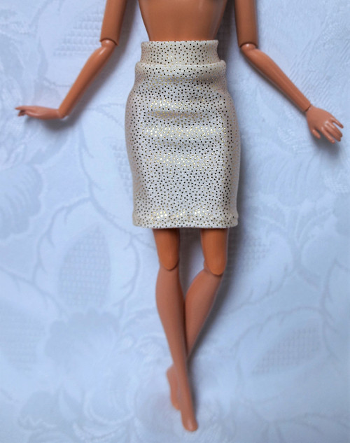 Barbie . natahovací sukně — foto 1