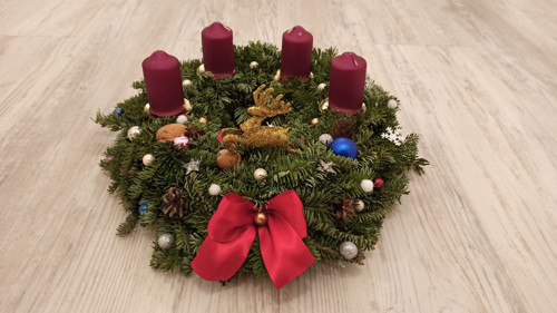 Adventní věneček v barvě na přání