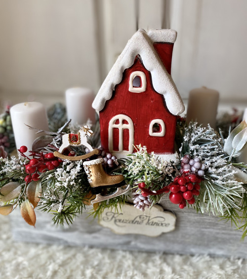 Adventní dekorace s chaloupkou — foto 1