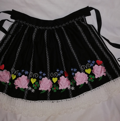 Zástěrka, zástěra ke kroji, folklor. — foto 1
