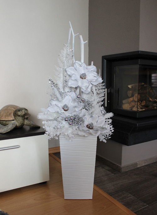 Vánoční dekorace s magnoliemi — foto 1