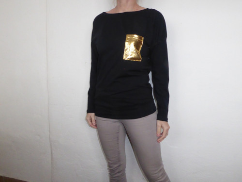 Se zlatou kapsou,také bílá se stříbrnou,vel.XS-XXL
