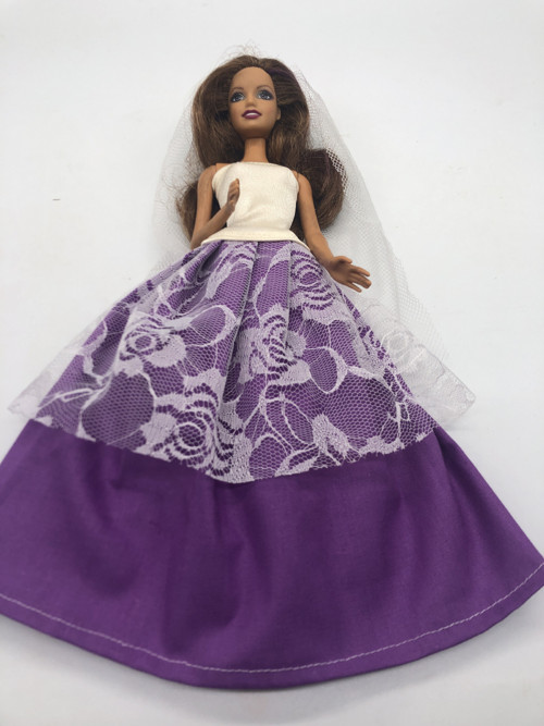 Hezké svatební šatičky na Barbie se závojem