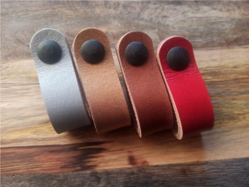 Úchytka - knobka - metalická