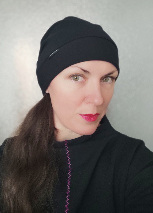 Hřejivá dámská čepice BLACK