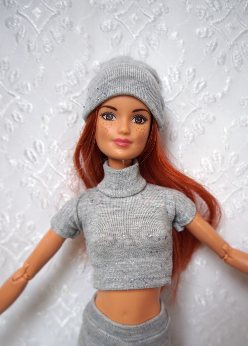 Čepice pro Barbie — foto 1