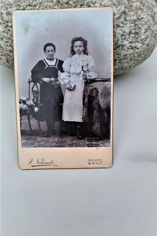 Sestřenky - kabinetka — foto 1
