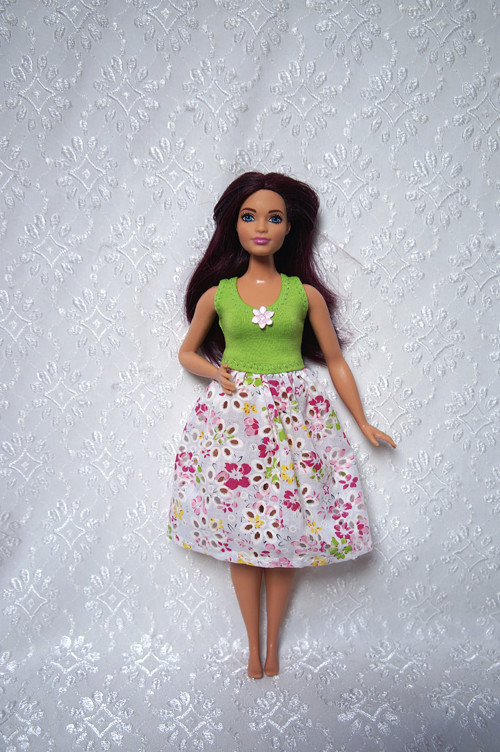 Letní šaty pro Barbie - baculka — foto 1