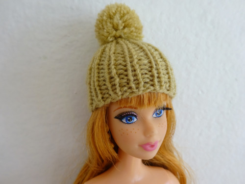 Čepička pro Barbie — foto 1