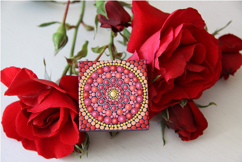 Mini mandala na plátně - "růže"