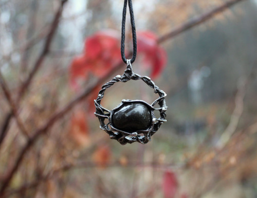 Morrighan ~ Šperk s onyxem — foto 1