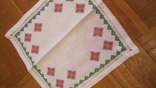 Vyšívaná hrubší dečka vintage 29cm