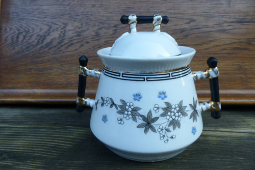 Černozlatě...porcelánová cukřenka, ručně zdobená