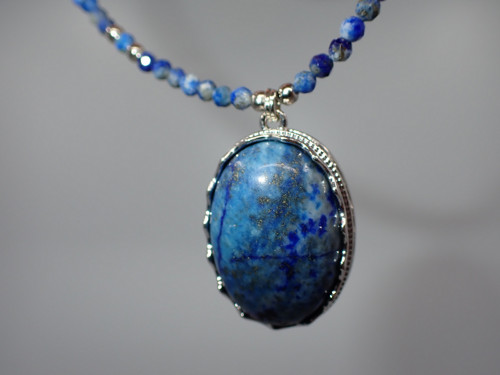 Náhrdelník z minerálu LAPIS LAZULI s oválným lapis