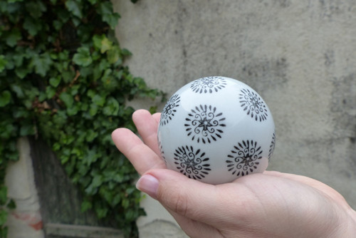Roztočit...dekorační porcelánová koule
