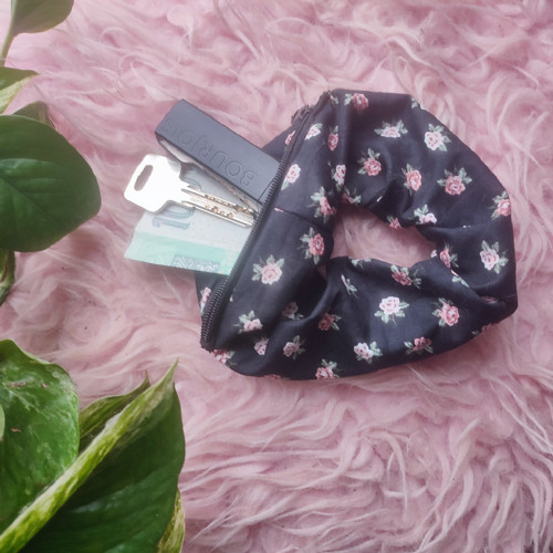 Scrunchie zipper kytičková gumička s kapsičkou — foto 1