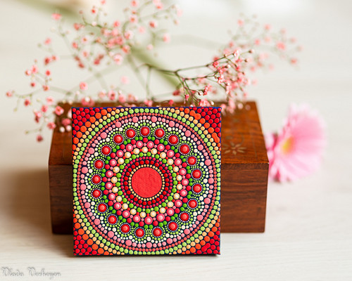 "Strawberry Fields" mandala na plátně s magnetem