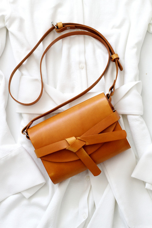 Kabelka Mini Knot Gold Brown