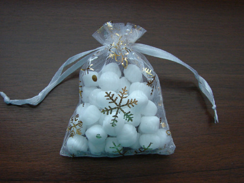 Organzový sáček - zlaté vločky 7x9cm