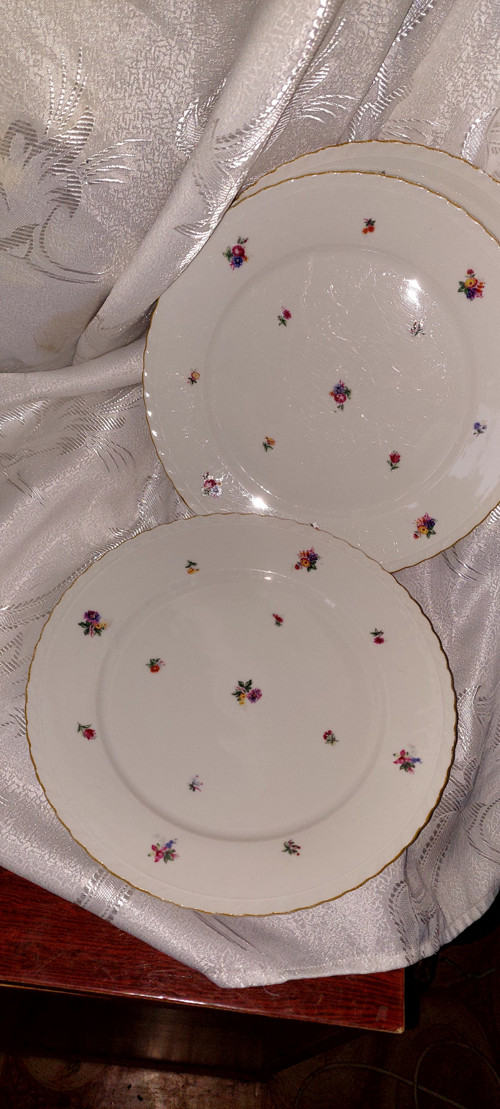 Staré porcelánové mělké talíře