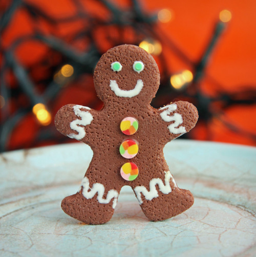Gingerman (perníkový panáček fimo brož)