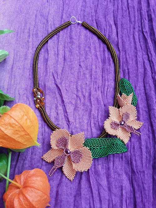 Sen lososových orchidejí — foto 1