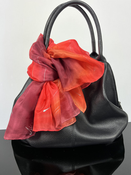 Hedvábný šátek - V barvě vlčích máků