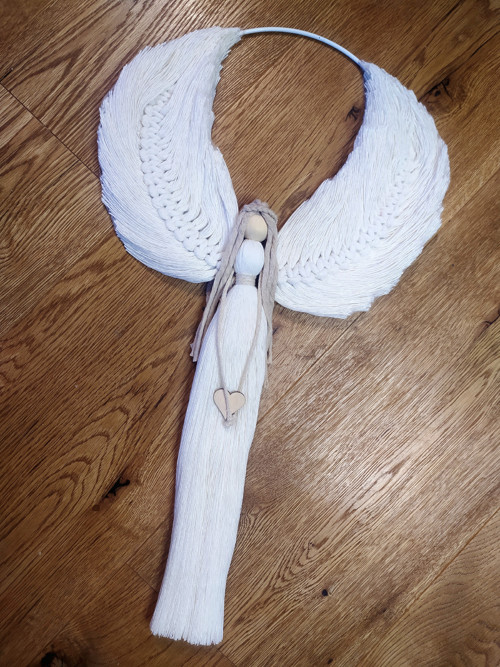 Macramé anděl na kruhu