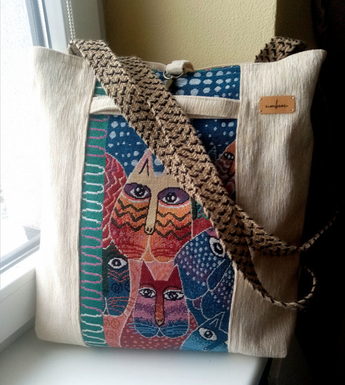Crossbody - kočky se neomrzí — foto 1