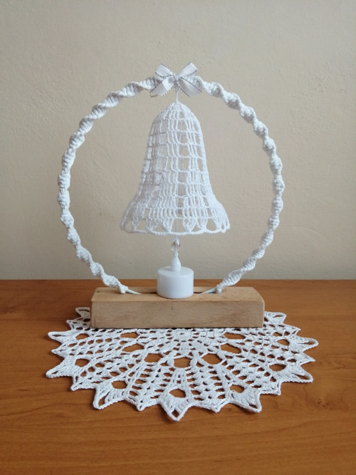 Macrame svícen se zvonečkem