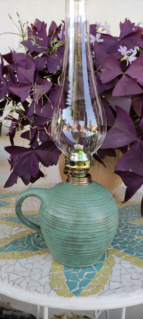 Petrolejová lampa.