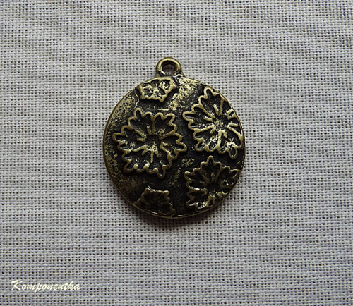 Kovový přívěšek 24x20mm 1kus