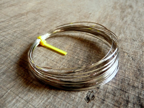 Měkký nerezový drát plochý 0,6x0,4 mm, 1 m