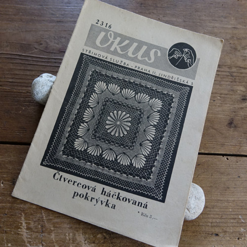 VKUS 2316 ... háčkovaná pokrývka — foto 1