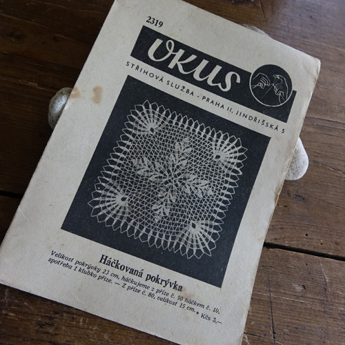 VKUS 2319 ... háčkovaná pokrývka — foto 1