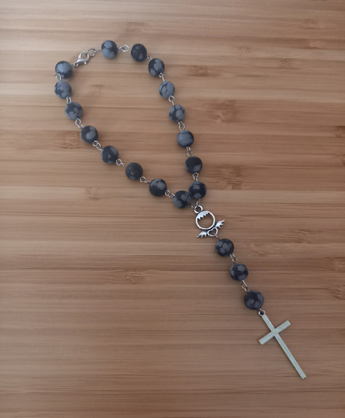 Černošedý růženec do auta z obsidiánu vločkového