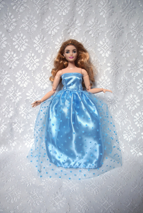 Plesové šaty pro Barbie - baculka — foto 1